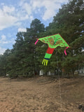 Grön-fjärli-deltadrake med svans i flera glada färger - Exklusiv Drake från www.Drake.nu